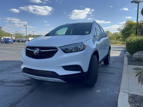 Used 2022 Buick Encore Preferred w/ Safety Package image 3