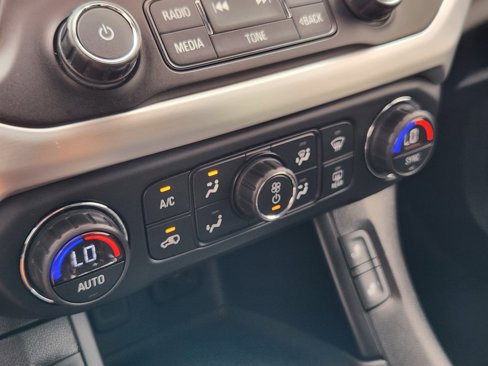 Used 2019 GMC Acadia SLT image 24