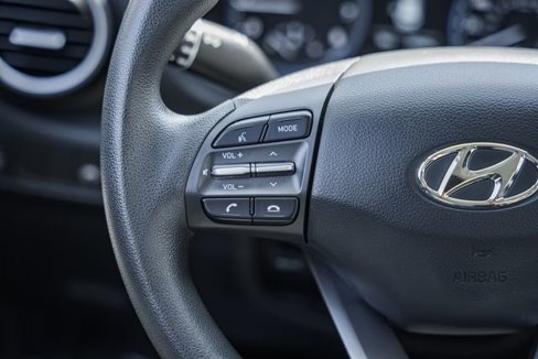 Used 2021 Hyundai Kona SE w/ Cargo Package image 25