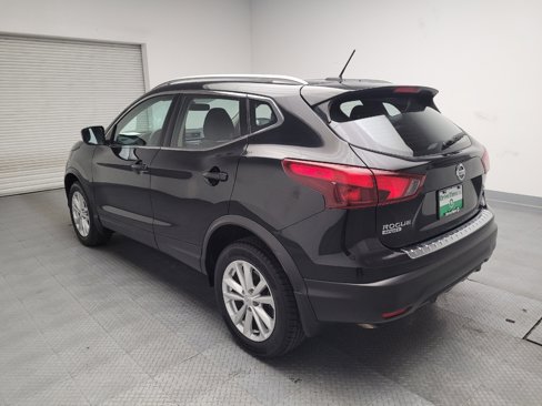 Used 2018 Nissan Rogue Sport SV image 5