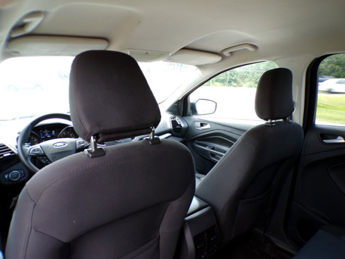 Used 2018 Ford Escape SE image 32