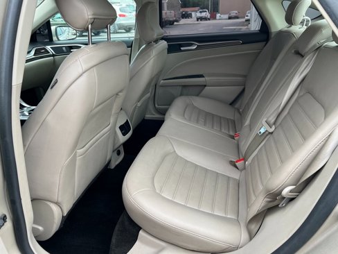 Used 2018 Ford Fusion SE w/ Fusion SE Technology Package image 7