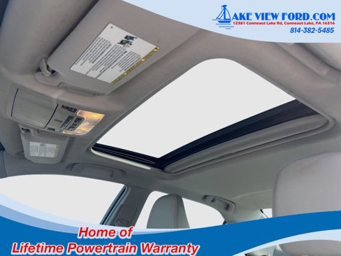 Used 2017 Toyota Camry XLE image 9