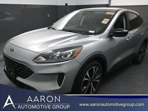 Used 2022 Ford Escape SE w/ SE Sport Appearance Package image 1
