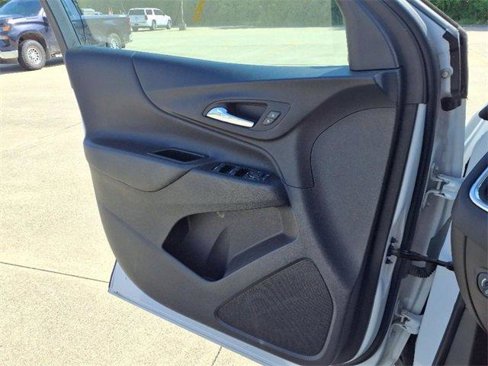 Used 2023 Chevrolet Equinox LT image 19