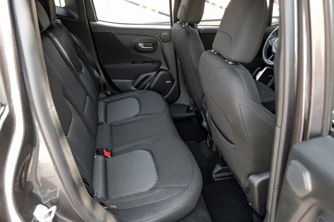 Used 2021 Jeep Renegade Latitude w/ Sun & Sound Group image 47