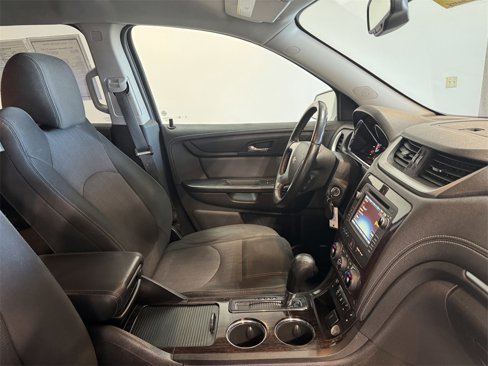 Used 2017 Chevrolet Traverse LT image 27