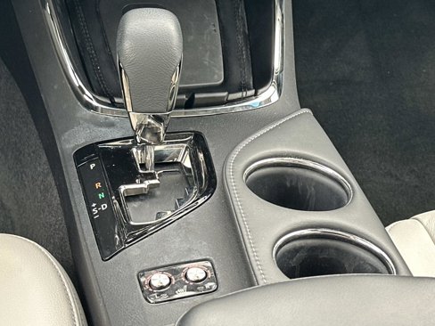 Used 2018 Toyota Avalon XLE Premium image 23
