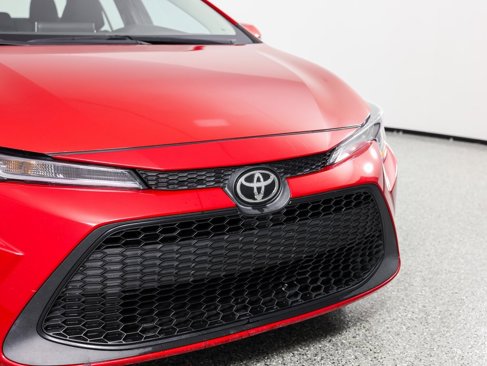 Used 2021 Toyota Corolla LE image 4
