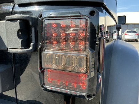 Used 2018 Jeep Wrangler Unlimited Sport S image 19