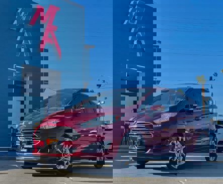 Used 2017 Ford Fiesta Titanium image 1