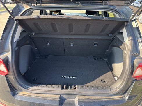 Used 2021 Hyundai Venue SE image 10