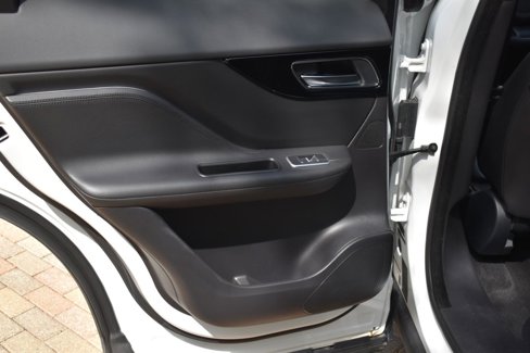 Used 2018 Jaguar F-PACE Premium image 34