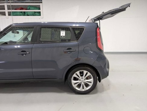 Used 2015 Kia Soul + image 10