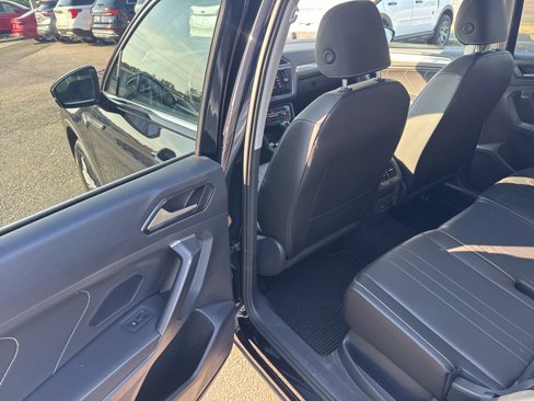 Used 2022 Volkswagen Tiguan SE image 20