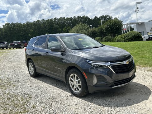 Used 2023 Chevrolet Equinox LT image 3
