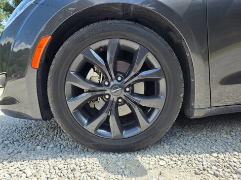 Used 2018 Chrysler Pacifica Limited w/ S Appearance Package image 9