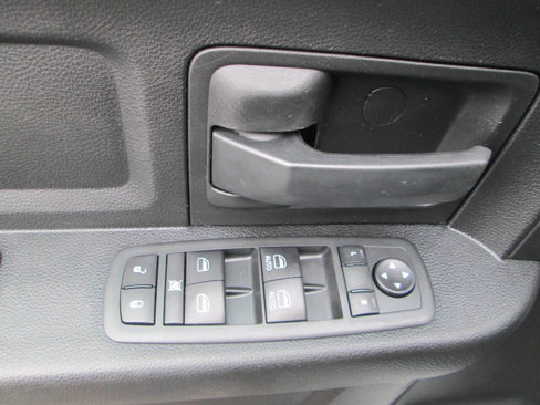 Used 2020 RAM 1500 Tradesman w/ Chrome Appearance Group image 6