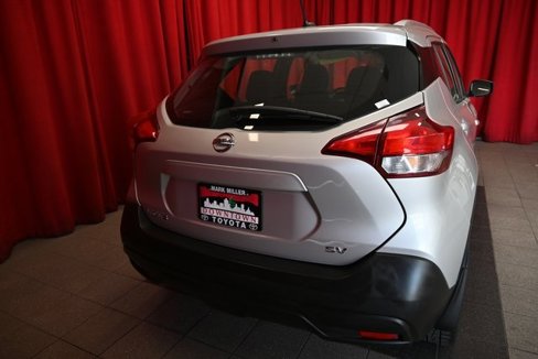 Used 2019 Nissan Kicks SV image 9