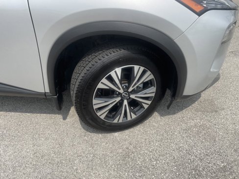 Used 2022 Nissan Rogue SV image 17