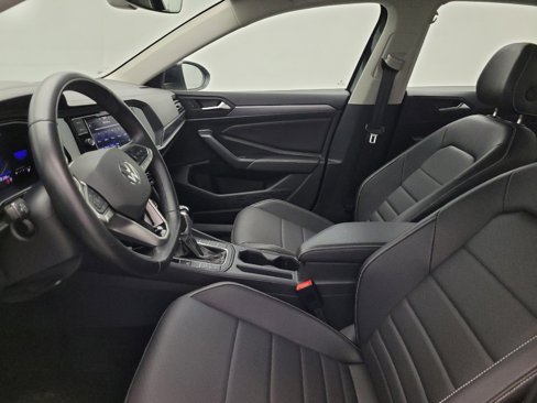 Used 2024 Volkswagen Jetta SE image 17