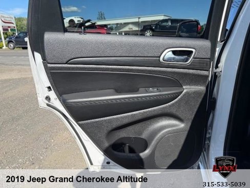 Used 2019 Jeep Grand Cherokee Altitude image 37