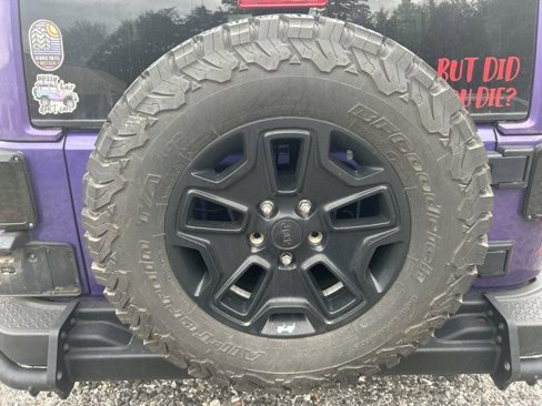 Used 2016 Jeep Wrangler Unlimited Sahara image 30