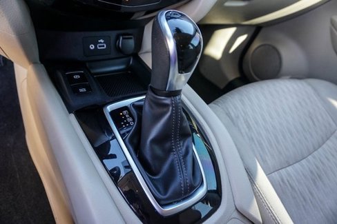 Used 2019 Nissan Rogue SV w/ Premium Package image 19