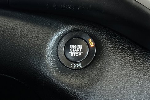 Used 2017 Jeep Cherokee Overland w/ Technology Group image 24