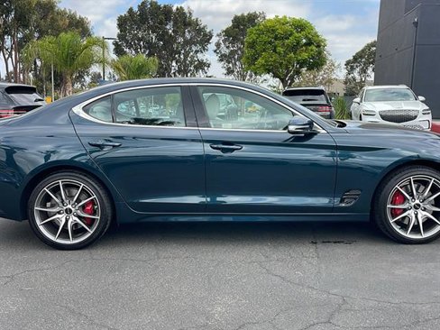 Used 2025 Genesis G70 2.5T image 6