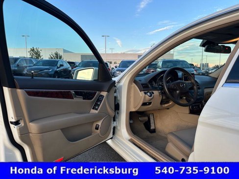 Used 2011 Mercedes-Benz C 300 Sport image 28