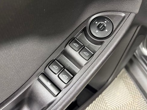 Used 2015 Ford Focus SE image 12