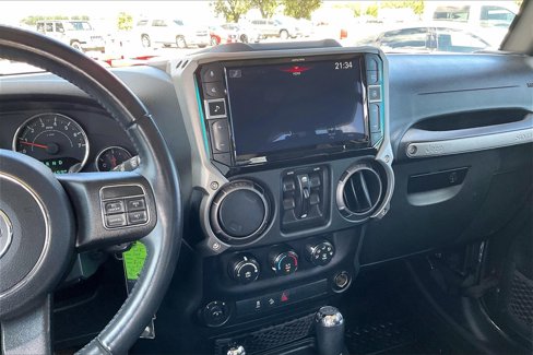 Used 2018 Jeep Wrangler Unlimited Sport S image 9