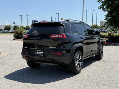 Used 2018 Jeep Cherokee Trailhawk image 7