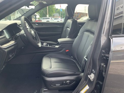 New 2025 Jeep Grand Cherokee Limited image 15