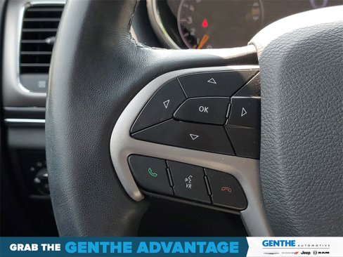 Used 2019 Jeep Grand Cherokee Limited w/ Luxury Group II image 16