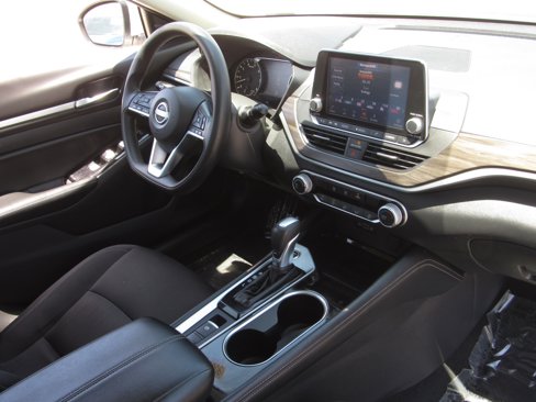 Used 2023 Nissan Altima 2.5 SV image 6