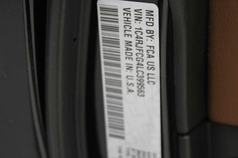 Used 2020 Jeep Grand Cherokee Overland image 42