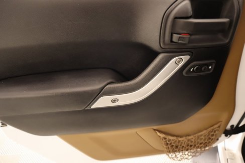 Used 2015 Jeep Wrangler Sahara image 12