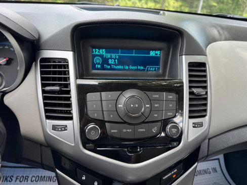 Used 2013 Chevrolet Cruze LS image 37