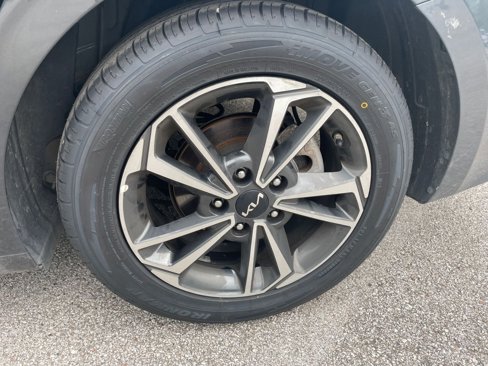 Used 2023 Kia Forte LXS image 28
