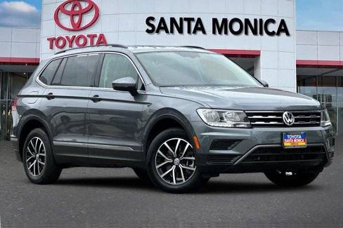 Used 2021 Volkswagen Tiguan SE image 2