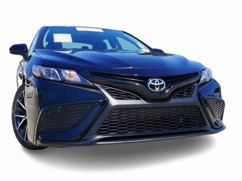 Certified 2021 Toyota Camry SE image 2