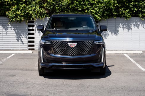 Used 2022 Cadillac Escalade ESV Premium Luxury image 2