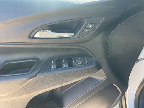Used 2019 Chevrolet Equinox LT image 10