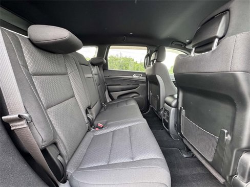 Used 2019 Jeep Grand Cherokee Laredo image 16