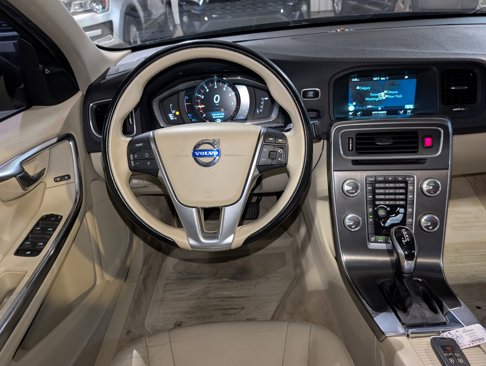 Used 2015 Volvo S60 T5 Premier image 3