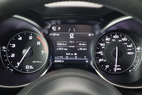 Used 2022 Alfa Romeo Stelvio Ti image 38