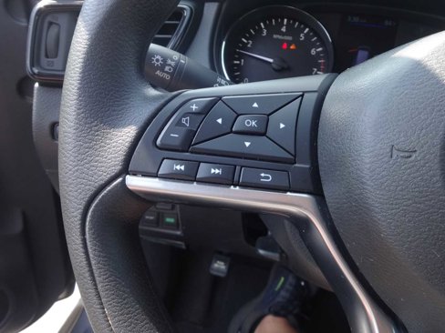 Used 2020 Nissan Rogue S image 19
