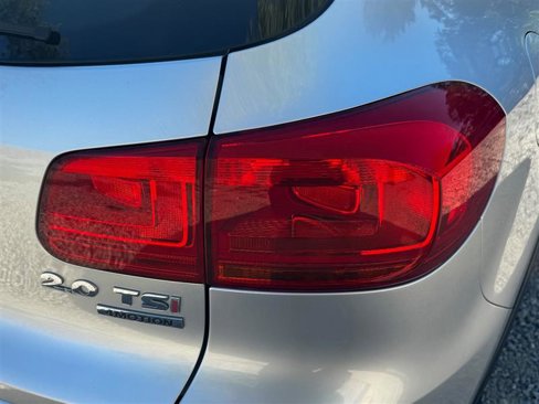 Used 2013 Volkswagen Tiguan S image 19